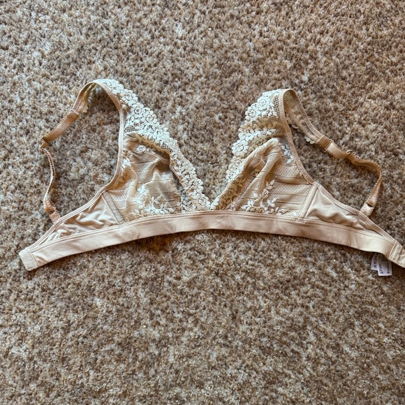 Wacoal SIZE 34 Lace convertible adjustable Bra - Picture 1 of 3